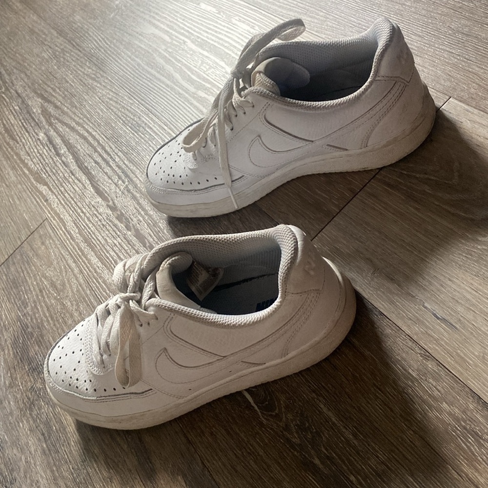 Nikes - Picture 2 of 5